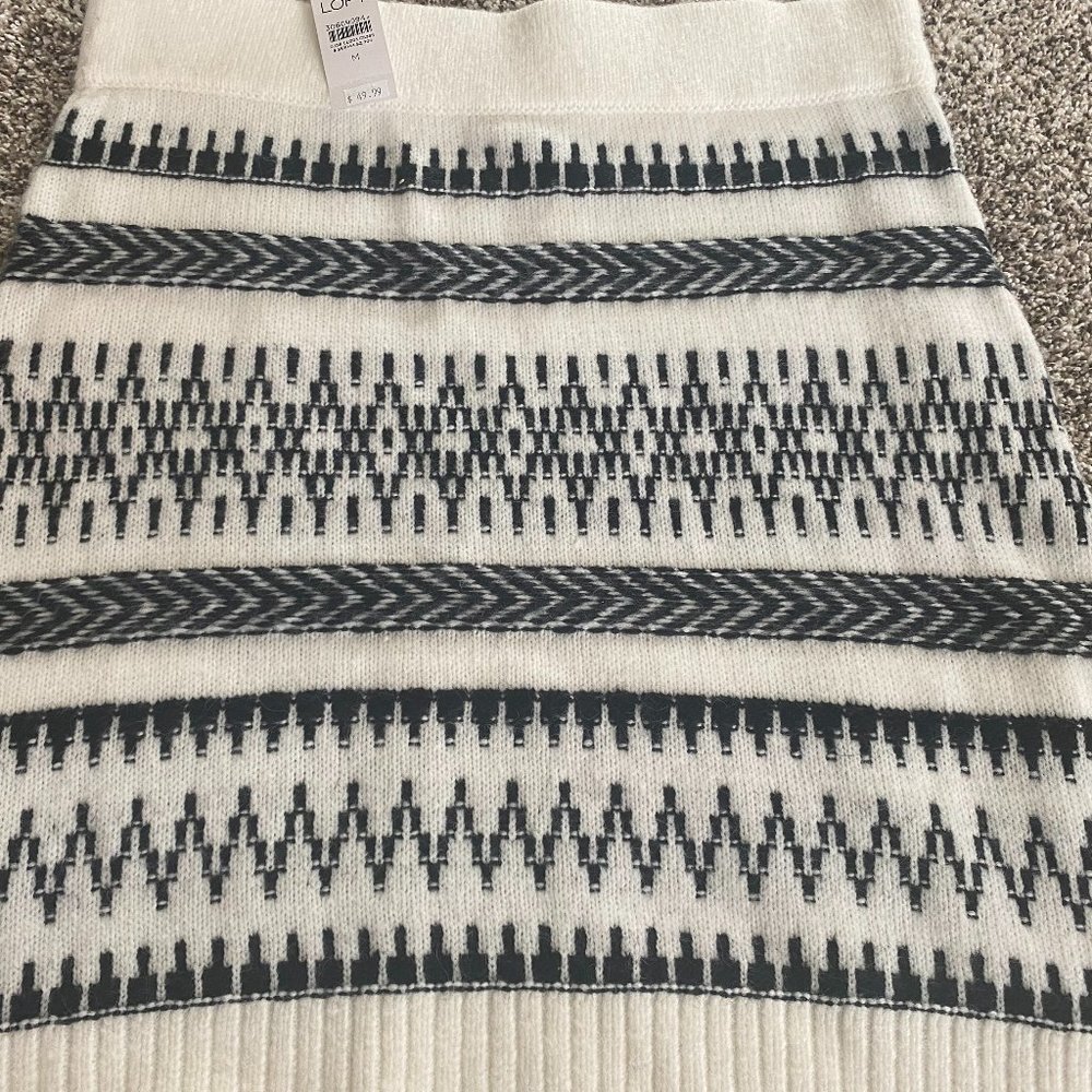 NWT Ann Taylor Black and White Skirt